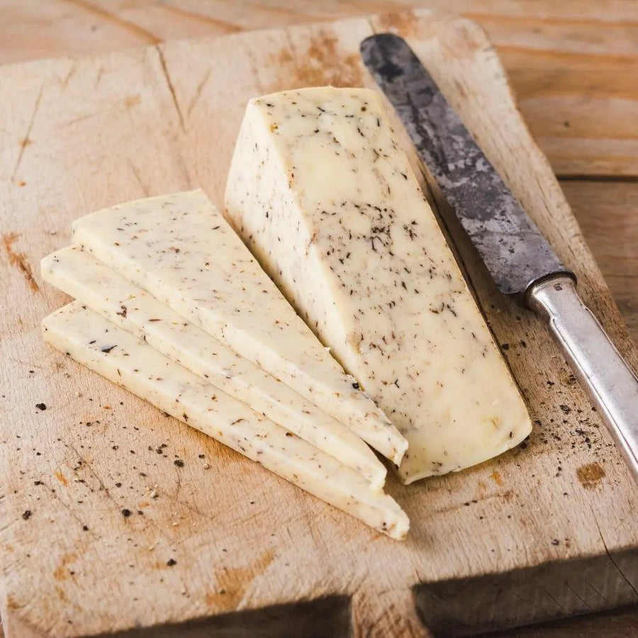 Brânză maturată cu trufe, 300g - Bacania ROD